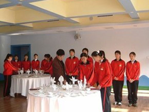 折花与摆台实训