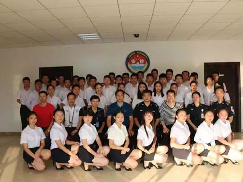 安检证考试合格学员合影