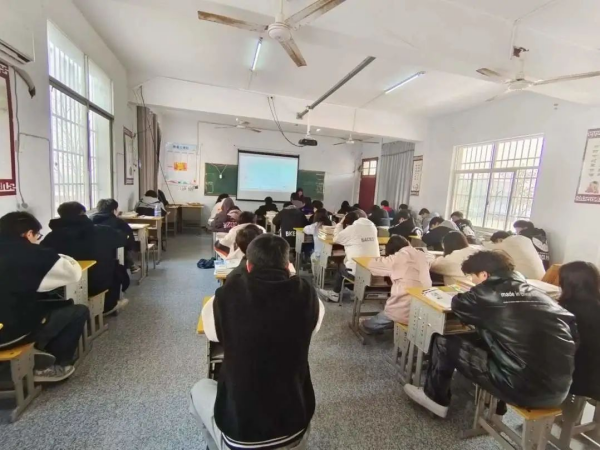 君山航校,君山航空,航空,航空服务,电商,电子商务,机电,机电设备维修与安装,旅管,旅游服务与管理,平面设计,计算机应用,建筑工程施工,对口升学,岳阳建科,岳阳航空科技