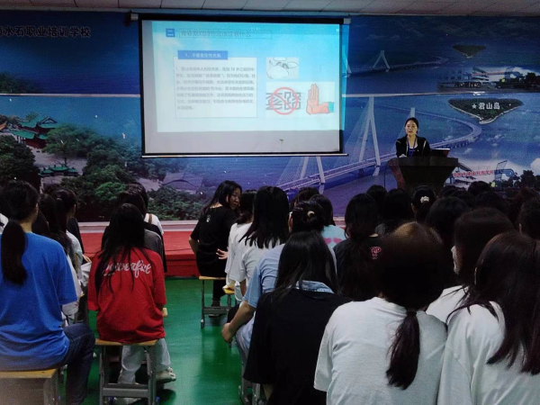 君山航校,君山航空,航空,航空服务,电商,电子商务,机电,机电设备维修与安装,旅管,旅游服务与管理,平面设计,计算机应用,建筑工程施工,对口升学,岳阳建科,岳阳航空科技